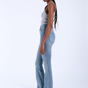 Dr. Denim Moxy Flare in Cape Light Vintage